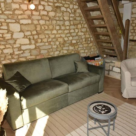 Maisonnette Du Bonheur - Vue Campagne - Baignoire Balneo 32 Jets - Lits Queen Size Vadencourt  Exterior photo