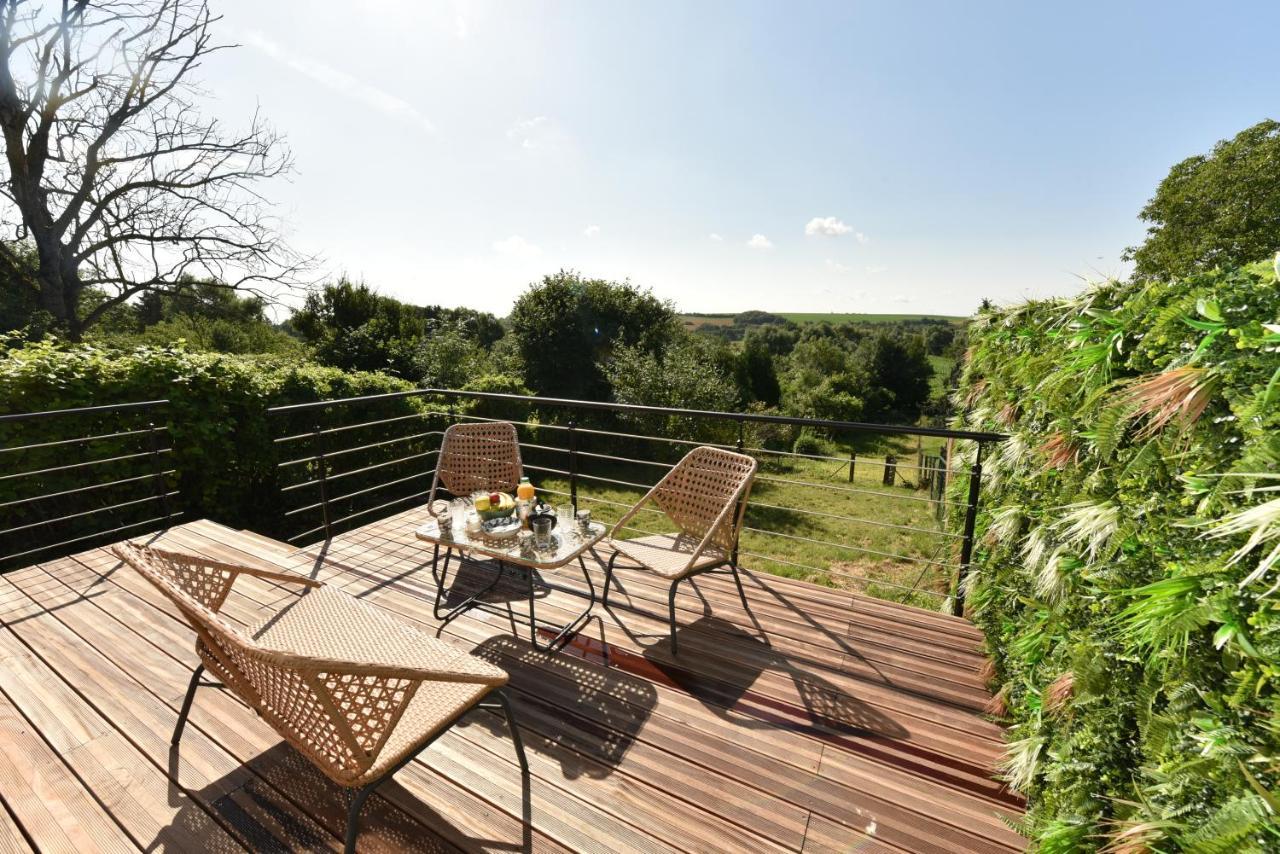 Maisonnette Du Bonheur - Vue Campagne - Baignoire Balneo 32 Jets - Lits Queen Size Vadencourt  Exterior photo